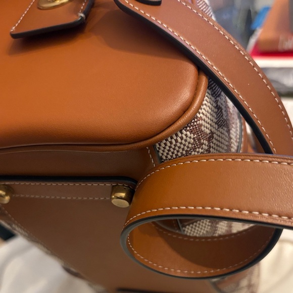 Coach Tan and Cream Signature Satchel - Picture 5 of 15